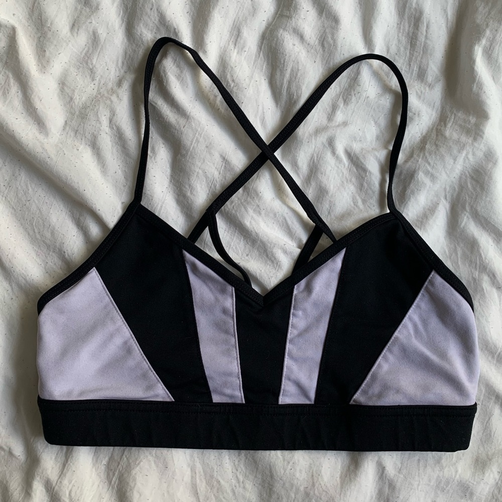alo yoga black and white sports bra- size s